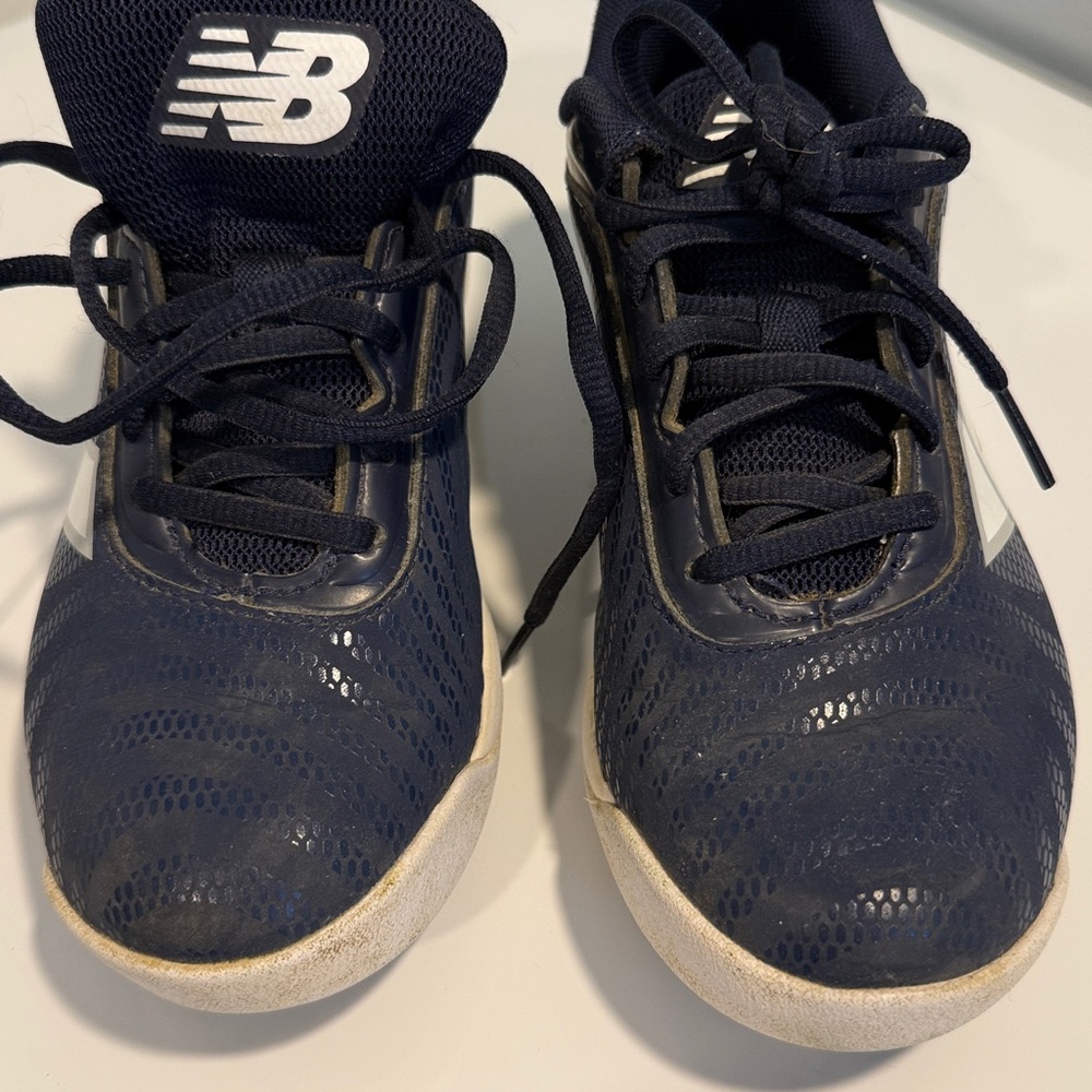 Baseball ⚾️ Cleats - size 2.5 wide - Picture 7 of 7